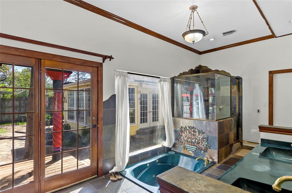 1400 East Shady Grove Road Irving, TX 75060 - Photo 15 of 39 a living room with furniture