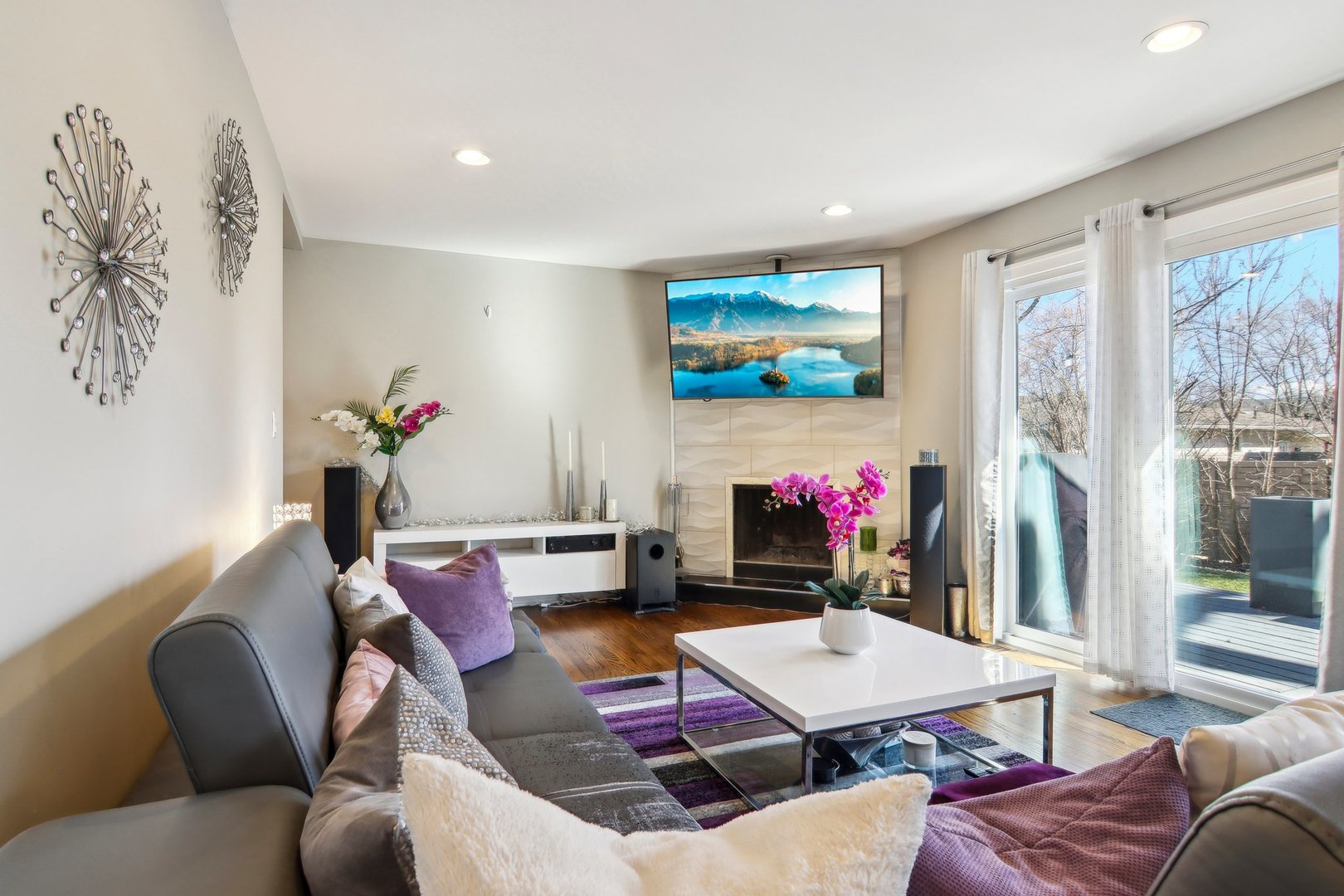379 Brighton Road Elk Grove Village, IL 60007 - Photo 3 of 27 Gallery Image 3