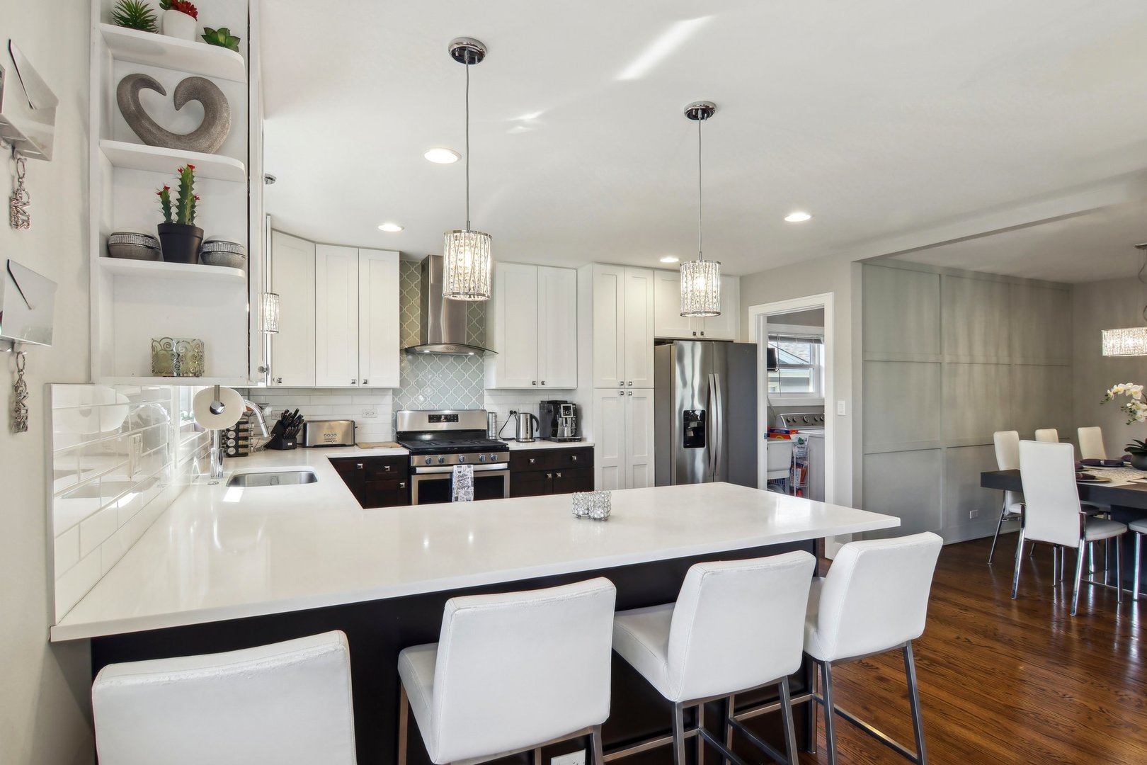 379 Brighton Road Elk Grove Village, IL 60007 - Photo 6 of 27 Gallery Image 6