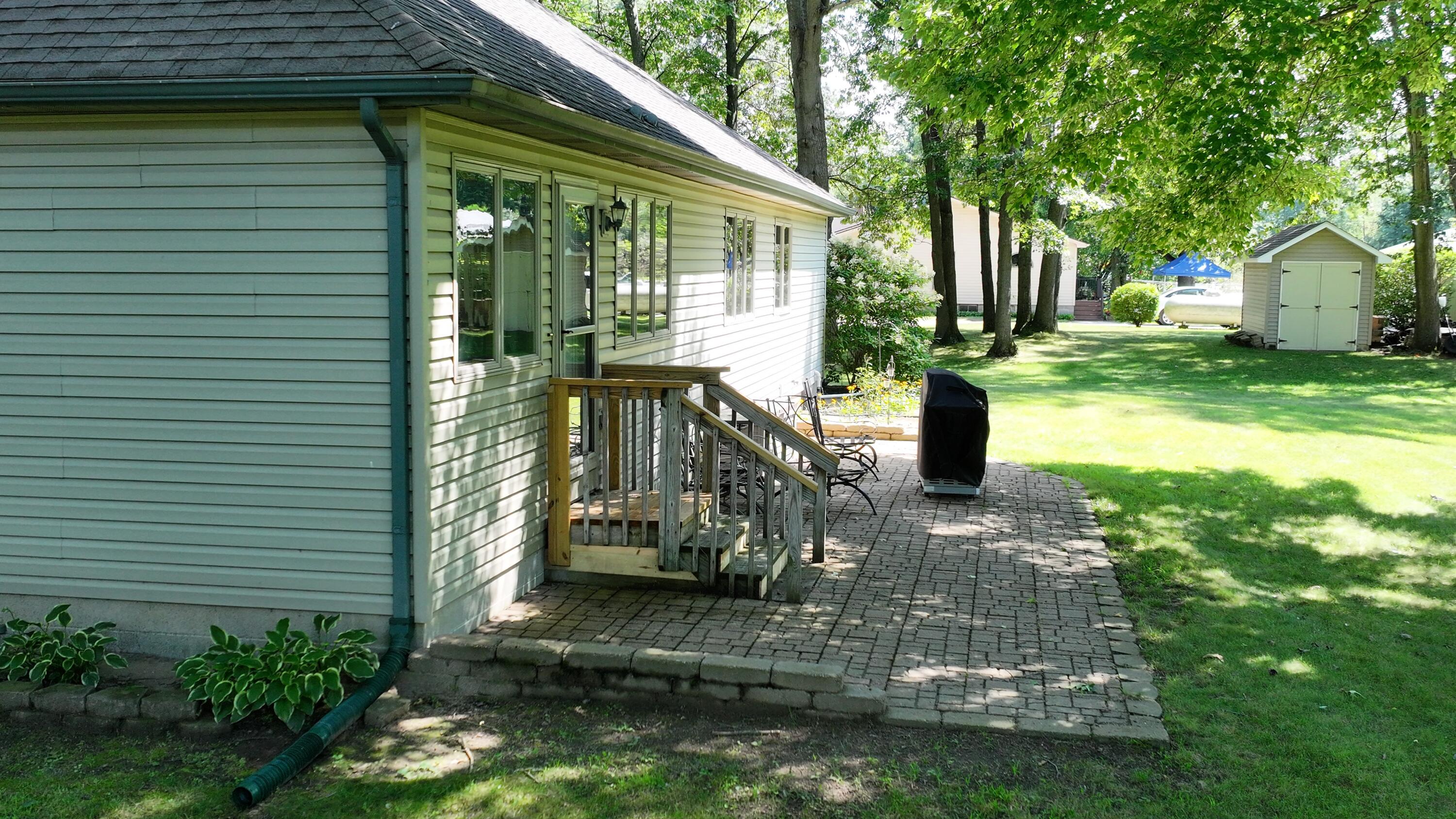 23568 Bohn Road Belleville, MI 48111 - Photo 44 of 51 Rear Patio