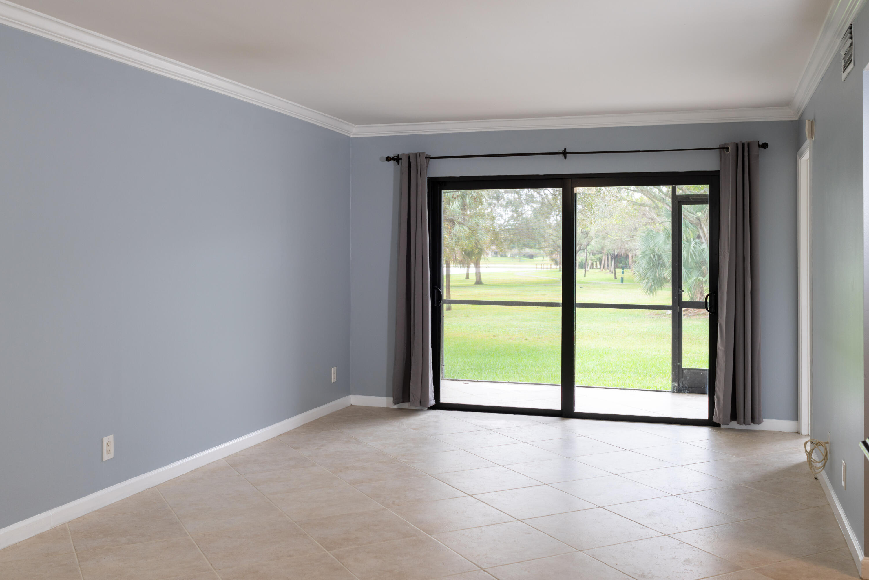 3300 Jaywood Terrace, Unit 1150 Boca Raton, FL 33431 - Photo 10 of 19 Living room