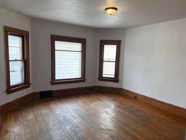 $207,000 | 6034 25th Avenue, Kenosha, WI 53143