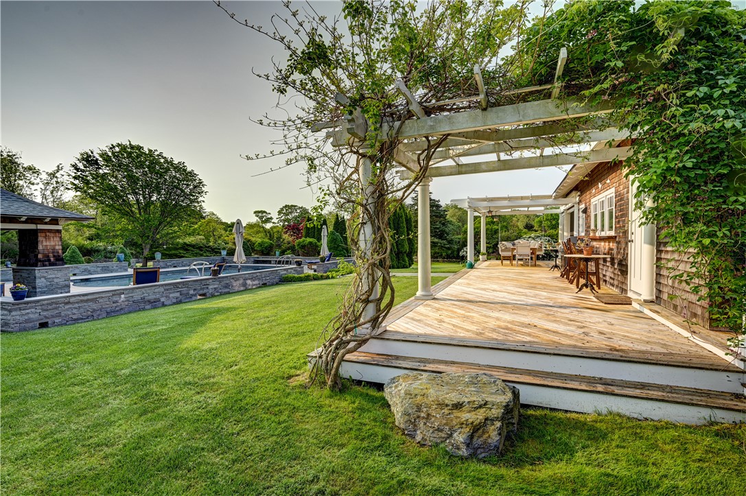 664 3rd Beach Road Middletown, RI 02842 - Photo 11 of 49