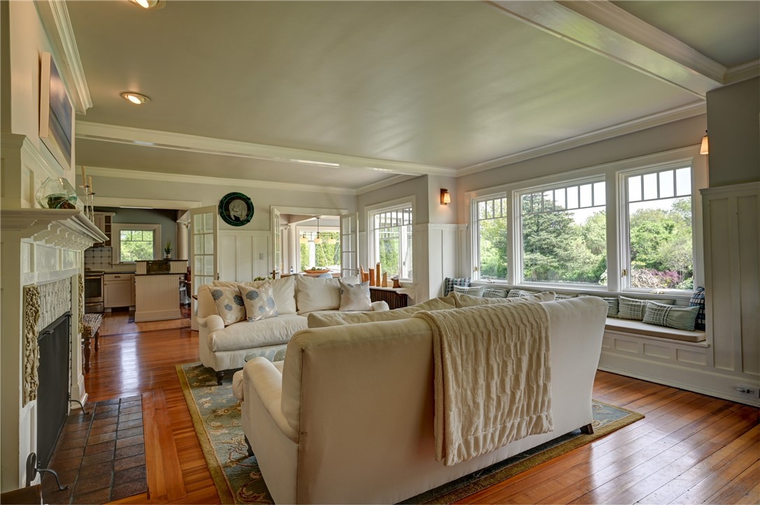 664 3rd Beach Road Middletown, RI 02842 - Photo 16 of 49