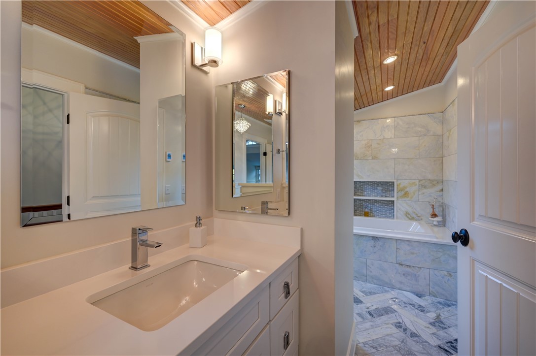 664 3rd Beach Road Middletown, RI 02842 - Photo 34 of 49