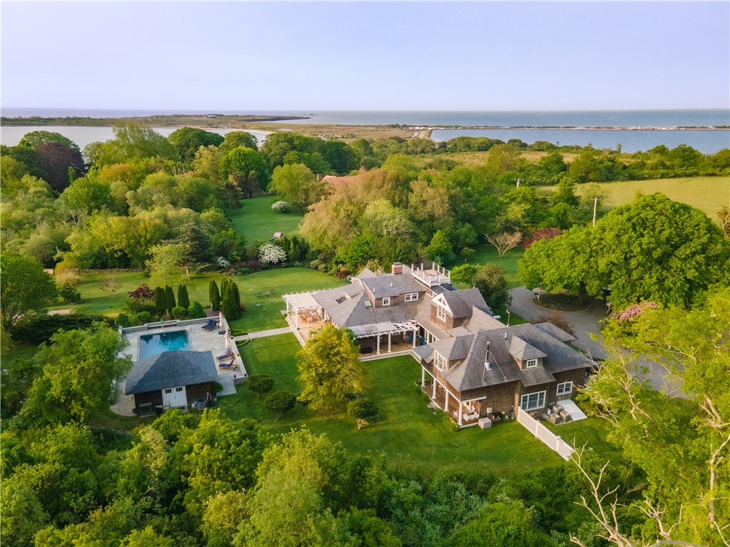 664 3rd Beach Road Middletown, RI 02842 - Photo 4 of 49