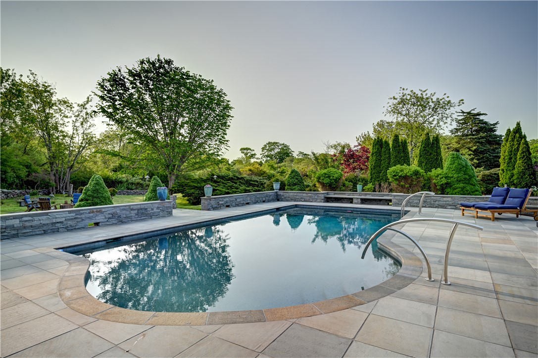 664 3rd Beach Road Middletown, RI 02842 - Photo 8 of 49