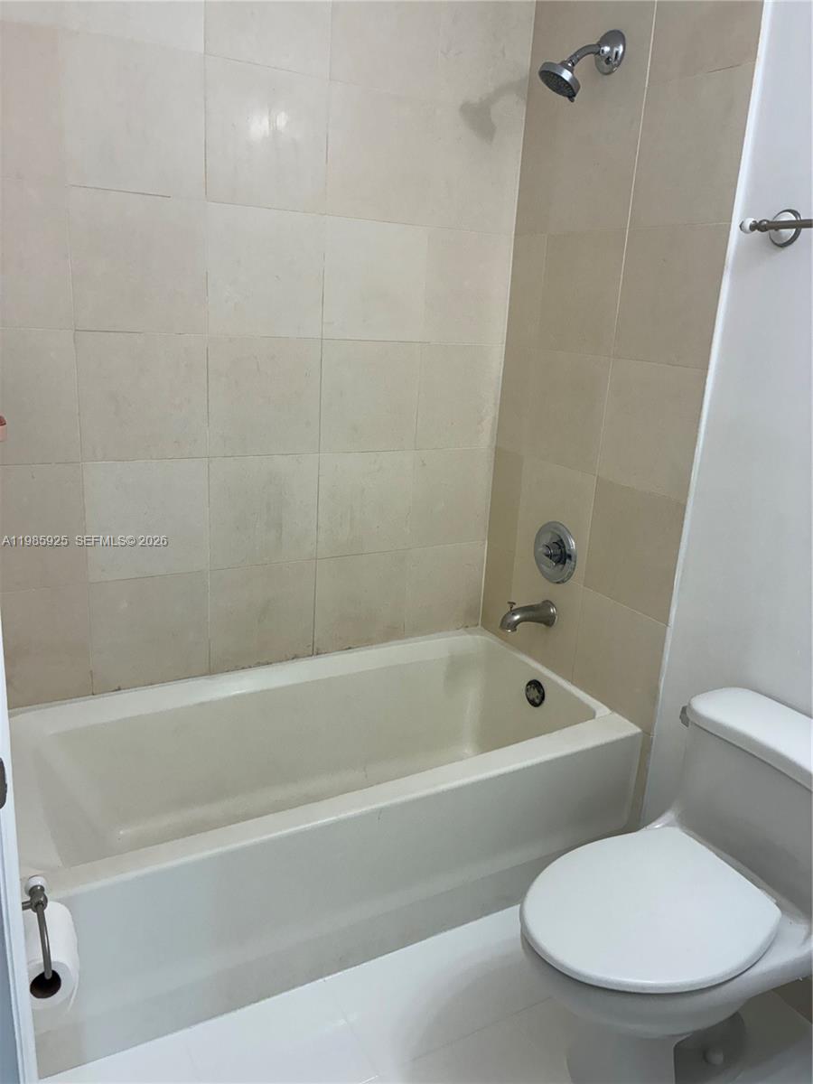 60 Southwest 13th Street, Unit 2007 Miami, FL 33130 - Photo 14 of 48