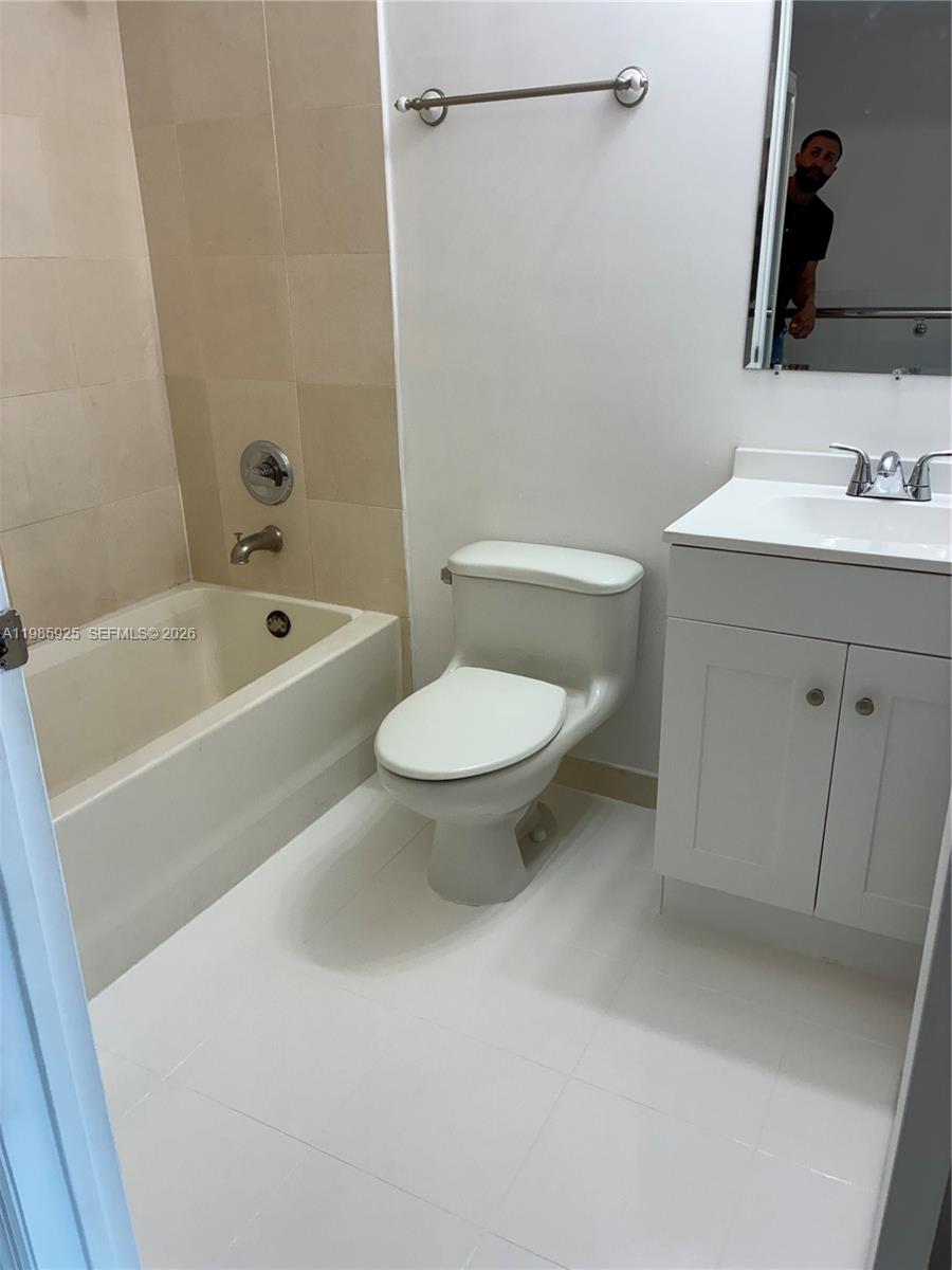 60 Southwest 13th Street, Unit 2007 Miami, FL 33130 - Photo 27 of 48