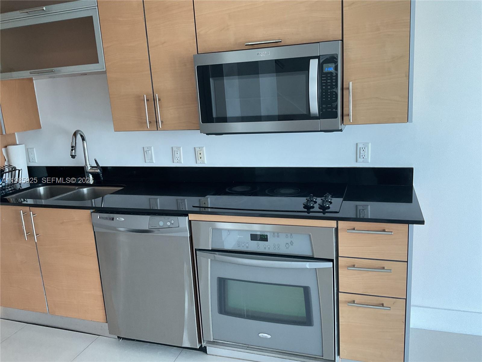 60 Southwest 13th Street, Unit 2007 Miami, FL 33130 - Photo 5 of 48