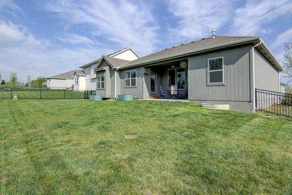$555,000 | 21207 West 190th Terrace, Spring Hill, KS 66083