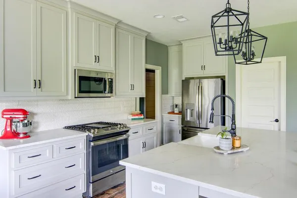 $555,000 | 21207 West 190th Terrace, Spring Hill, KS 66083
