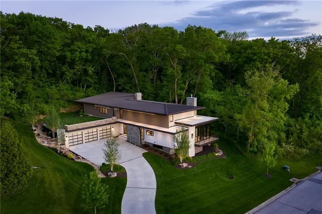 $2,750,000 | 55 Hever Knoll, Loch Lloyd, MO 64012