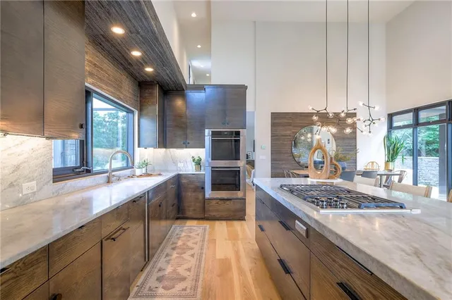 $2,750,000 | 55 Hever Knoll, Loch Lloyd, MO 64012