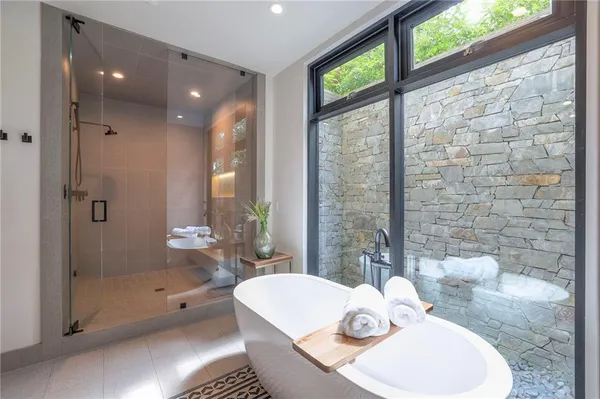 $2,700,000 | 55 Hever Knoll, Loch Lloyd, MO 64012