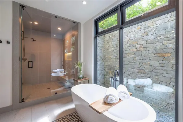 $2,750,000 | 55 Hever Knoll, Loch Lloyd, MO 64012