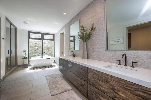 $2,700,000 | 55 Hever Knoll, Loch Lloyd, MO 64012