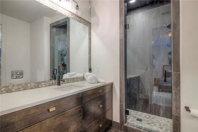 $2,750,000 | 55 Hever Knoll, Loch Lloyd, MO 64012