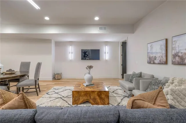 $2,750,000 | 55 Hever Knoll, Loch Lloyd, MO 64012