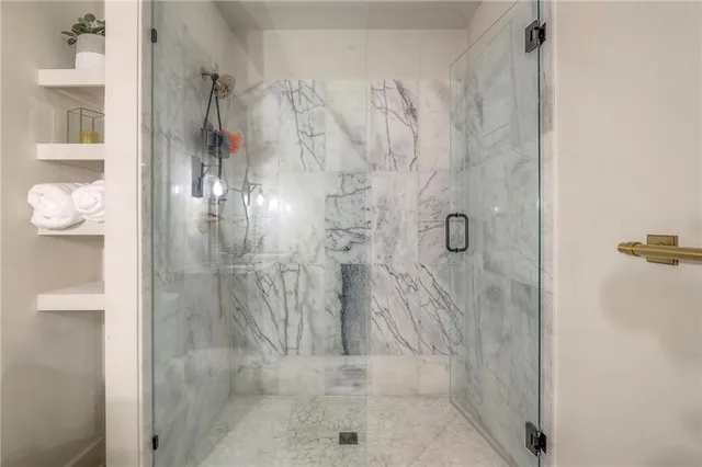 $2,750,000 | 55 Hever Knoll, Loch Lloyd, MO 64012