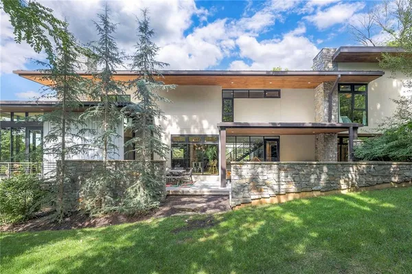 $2,700,000 | 55 Hever Knoll, Loch Lloyd, MO 64012