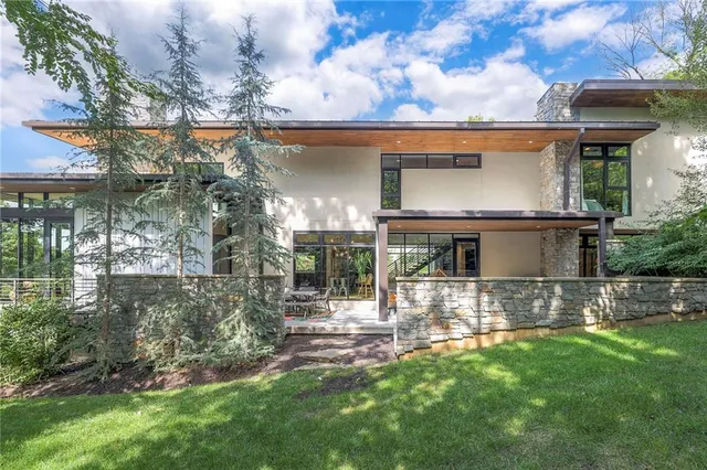 $2,750,000 | 55 Hever Knoll, Loch Lloyd, MO 64012