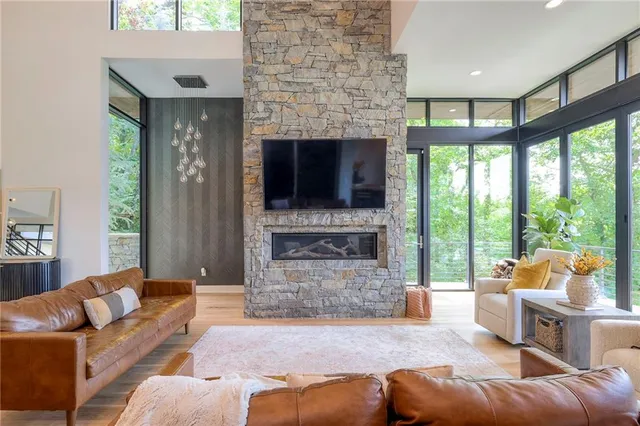 $2,750,000 | 55 Hever Knoll, Loch Lloyd, MO 64012