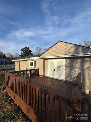 $3,200 | 232 Cedar Creek Drive, Hendersonville, NC 28792