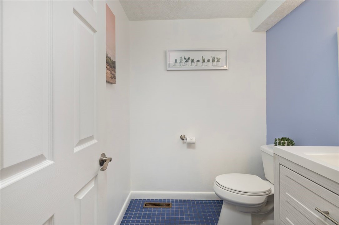 5390 Post Road, Unit 9 East Greenwich, RI 02818 - Photo 11 of 50 1st Fl bathroom