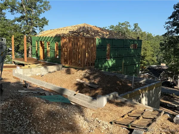$775,000 | 20 A Tall Oaks Lane, Linn Creek, MO 65052