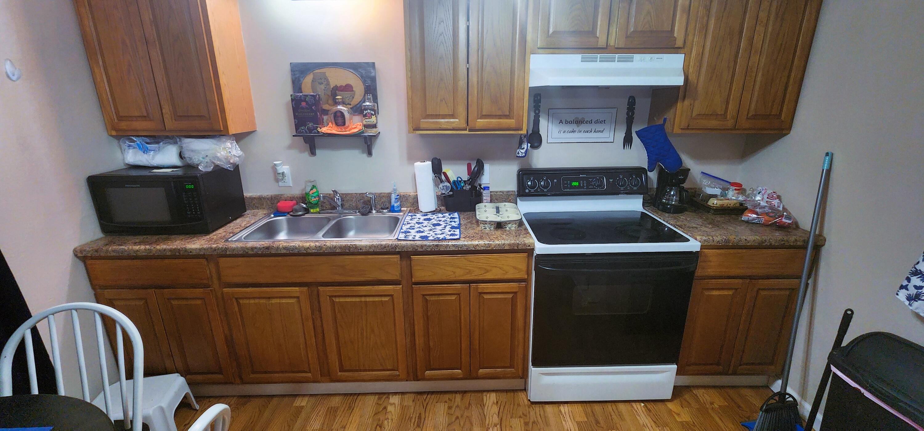 237 Peach Street Hazard, KY 41701 - Photo 21 of 32 Living Room/Kitchen Combo