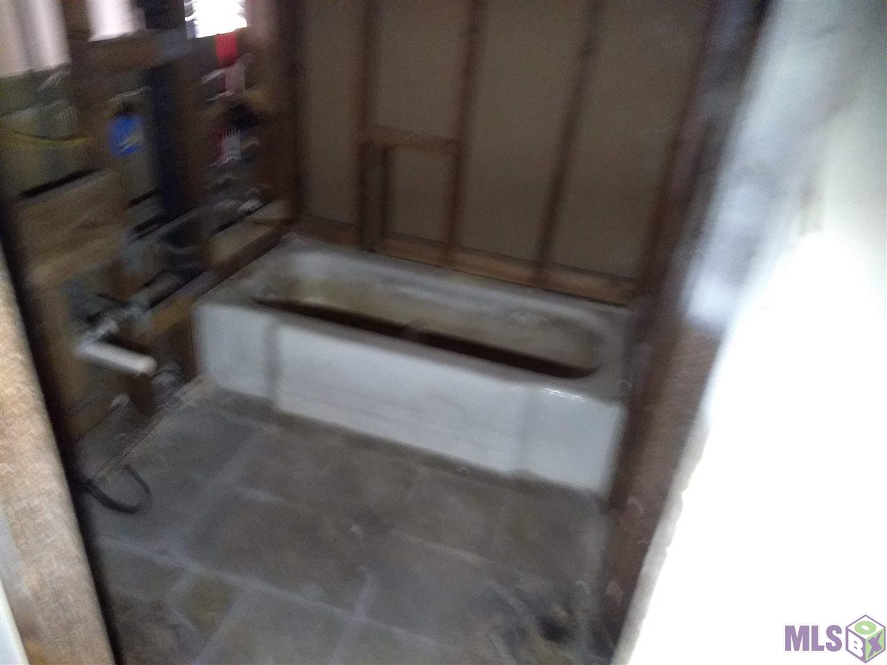 6326 Flag Street Baton Rouge, LA 70812 - Photo 6 of 9 Gallery Image 6