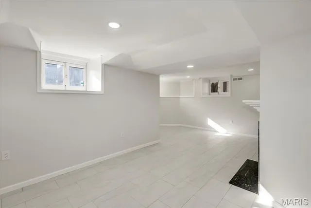 $340,000 | 4561 Laclede Avenue, Unit 4FE, St. Louis, MO 63108