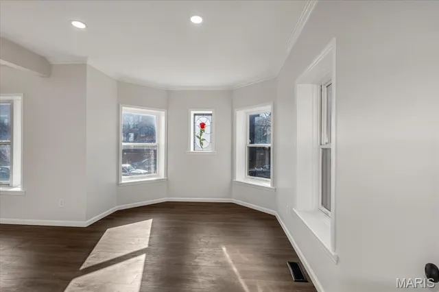 $340,000 | 4561 Laclede Avenue, Unit 4FE, St. Louis, MO 63108