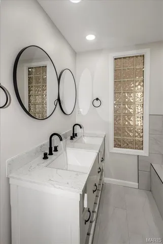 $340,000 | 4561 Laclede Avenue, Unit 4FE, St. Louis, MO 63108