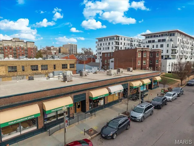 $340,000 | 4561 Laclede Avenue, Unit 4FE, St. Louis, MO 63108