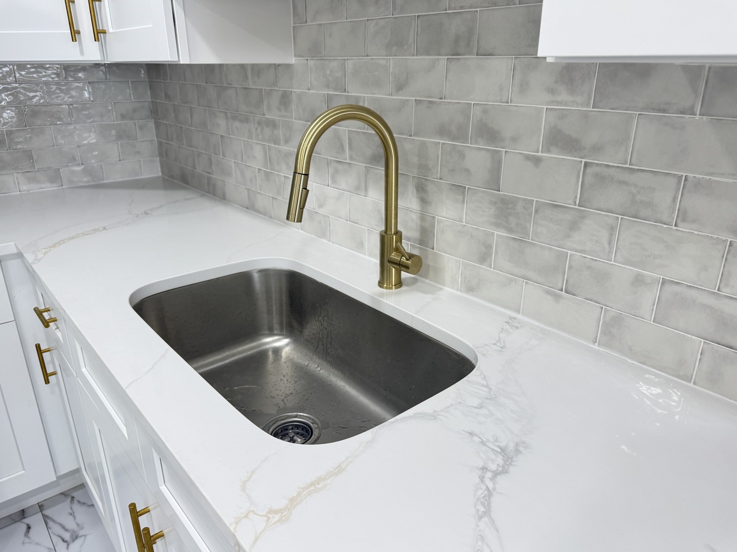 9561 Dee Road, Unit 1A Des Plaines, IL 60016 - Photo 4 of 13