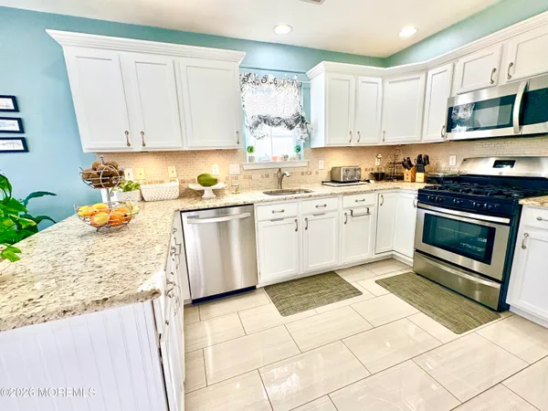 $799,000 | 16 Round Valley Court, Lakewood, NJ 08701
