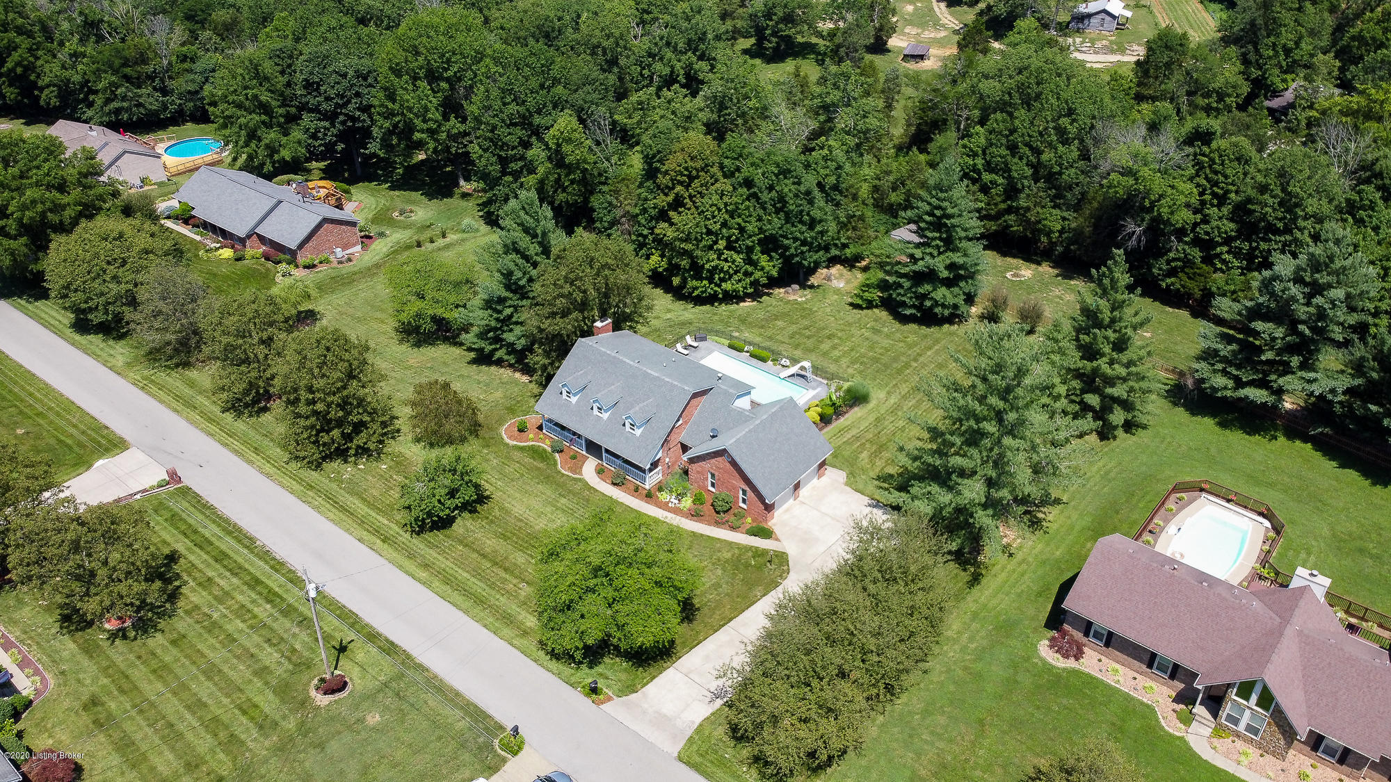 192 East Laurel River Road Shepherdsville, KY 40165 - Photo 4 of 86 192 E Laurel River Dr-3