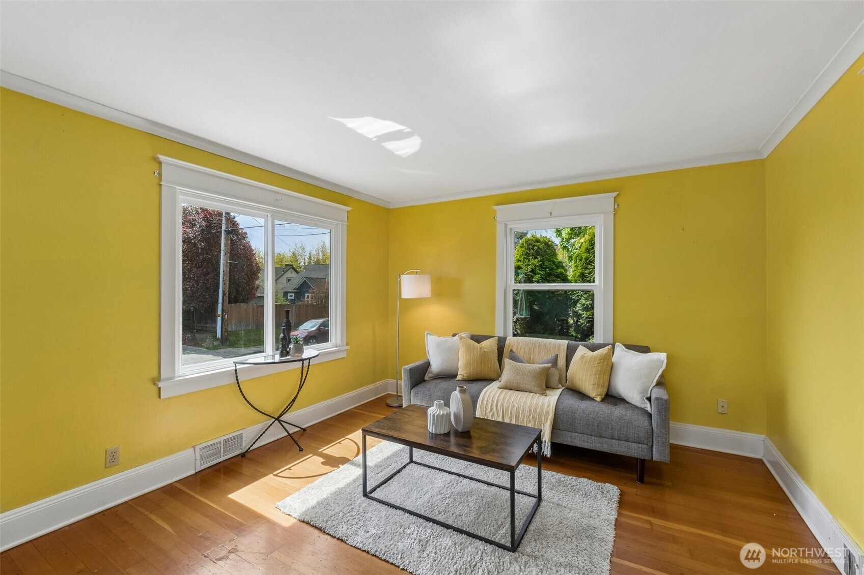 1911 13th Street Everett, WA 98201 - Photo 6 of 31