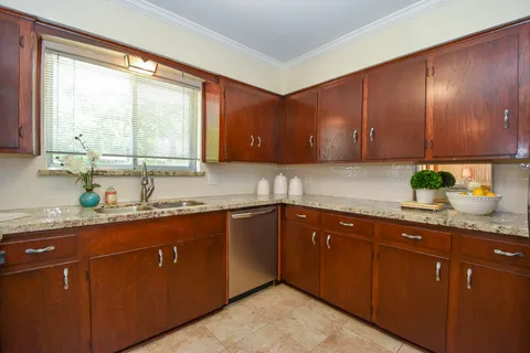 $575,000 | 9777 Larston Street, Houston, TX 77055