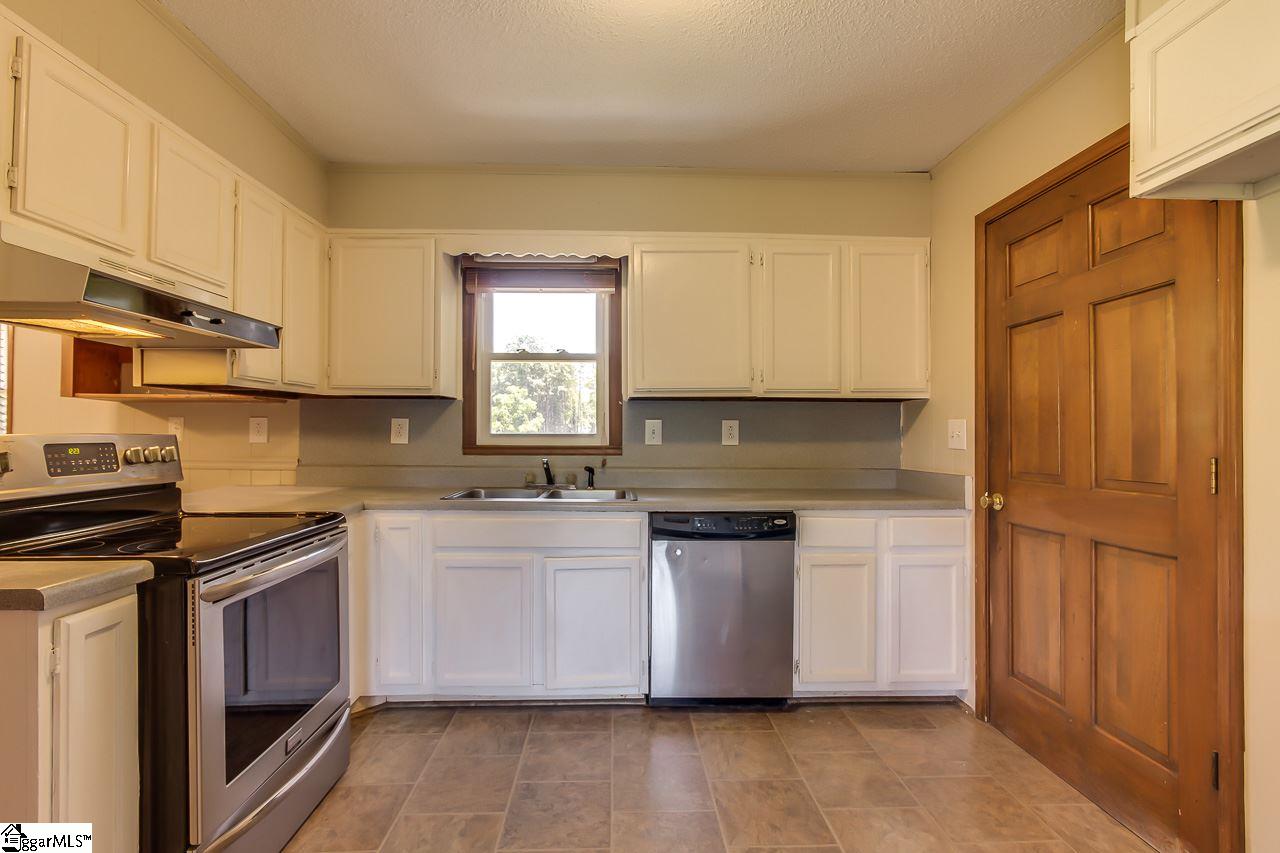4223 Jordan Road Greer, SC 29651 - Photo 8 of 25