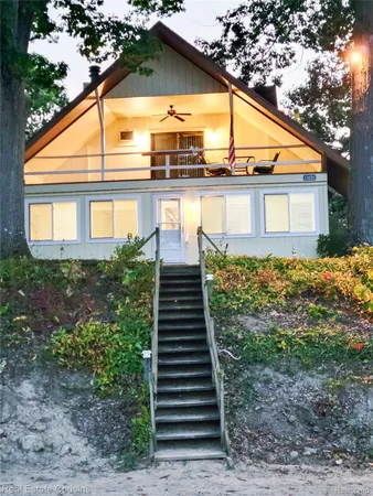 $349,900 | 13020 Fenton Road, Fenton, MI 48430