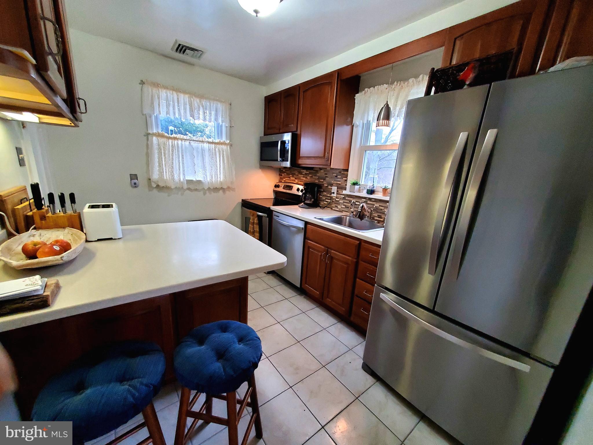21 Walnut Road Wallingford, PA 19086 - Photo 4 of 18