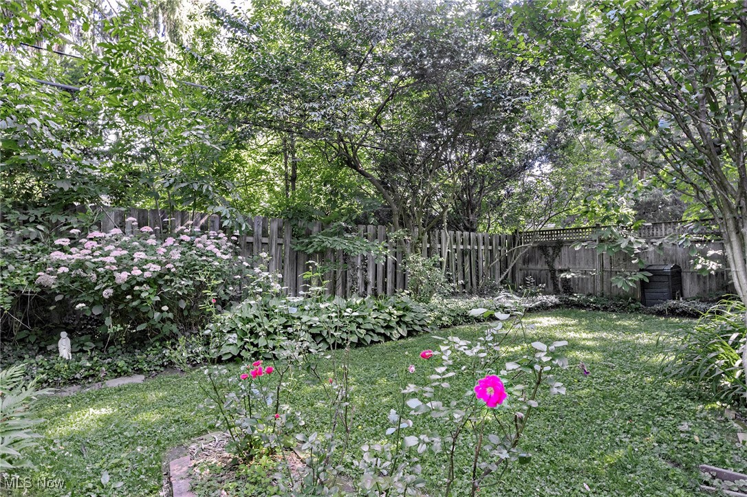 2985 Coleridge Road Cleveland, OH 44118 - Photo 39 of 46 View of fenced backyard