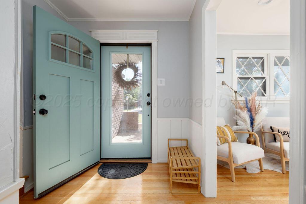 4314 Emil Avenue Amarillo, TX 79106 - Photo 5 of 44 a living room with furniture and a window