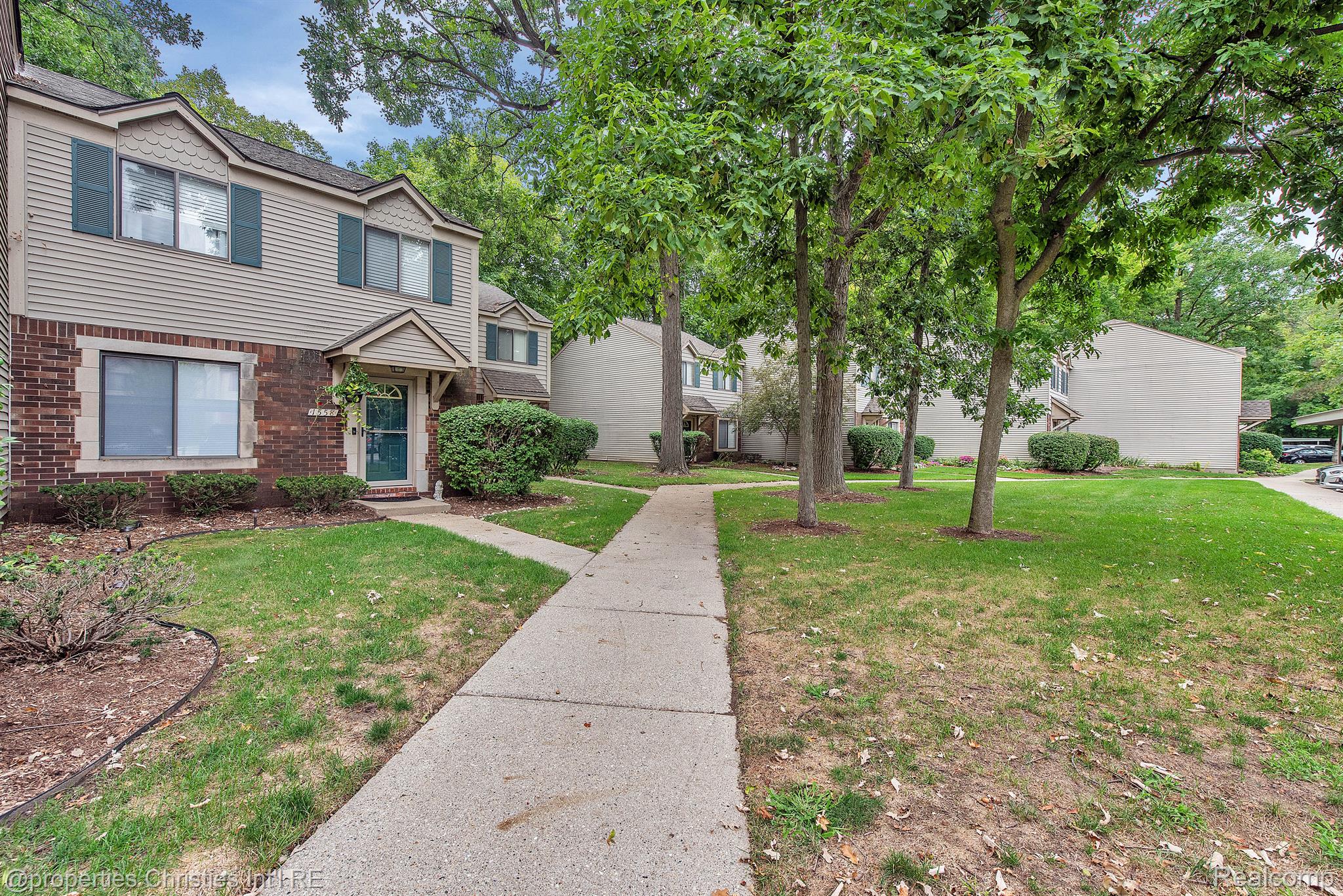 1562 Streamwood Court Rochester, MI 48307 - Photo 5 of 26