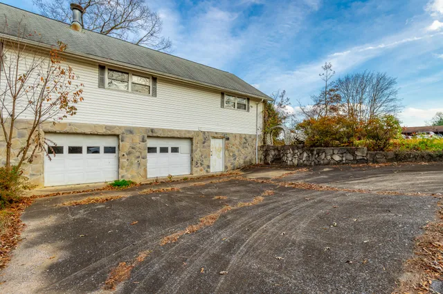 $375,000 | 4851 Hillsdale Circle, Chattanooga, TN 37416