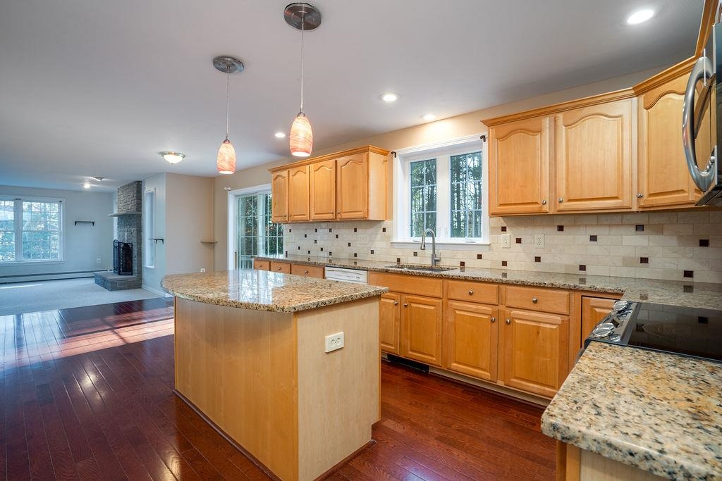 2 Coachman Road Windham, NH 03087 - Photo 46 of 51