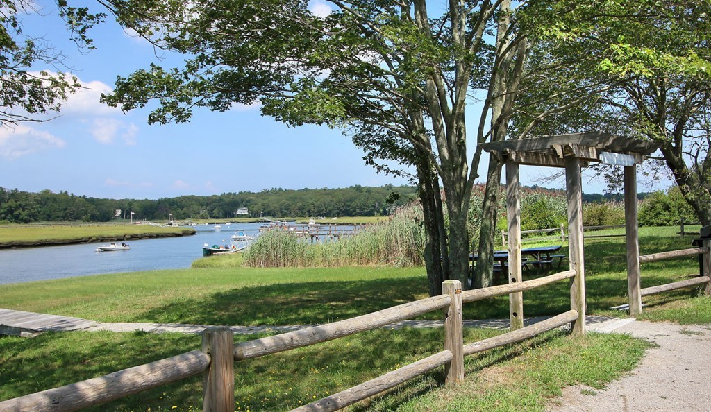 17 Riverside Circle Marshfield, MA 02050 - Photo 1 of 26 Gallery Image 1